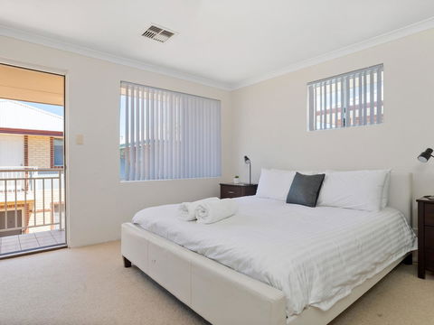 Cooper Street - Tourism Hervey Bay 6