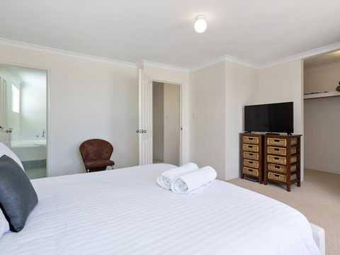 Cooper Street - Tourism Hervey Bay 7
