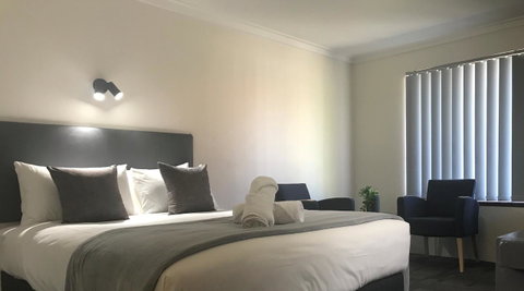 Hotel Clipper - Tourism Hervey Bay 0