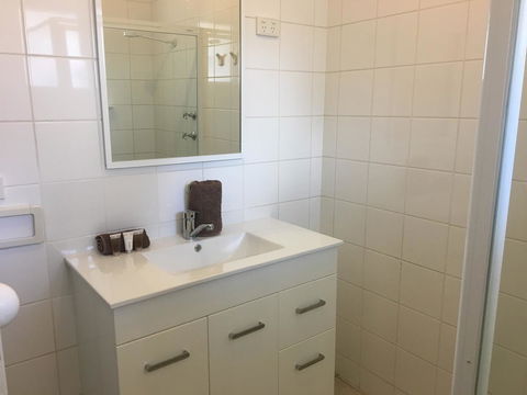 Esperance Central Accommodation - Hervey Bay Accommodation 10