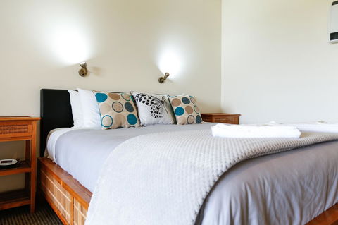 Karri Aura - Tourism Hervey Bay 0