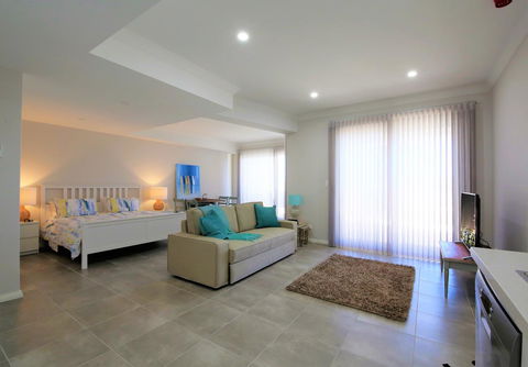 Studio Style Mindarie Marina - Hervey Bay Accommodation 4