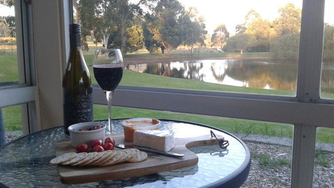 Abbivale Farm Cottage - Tourism Hervey Bay 0