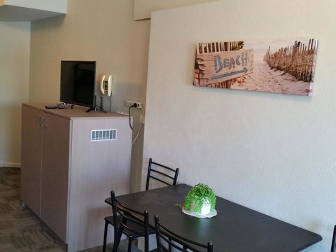 Mandurah Foreshore Motel - Hervey Bay Accommodation 10