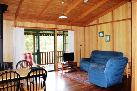 Hawke Brook Chalets - Hervey Bay Accommodation 11