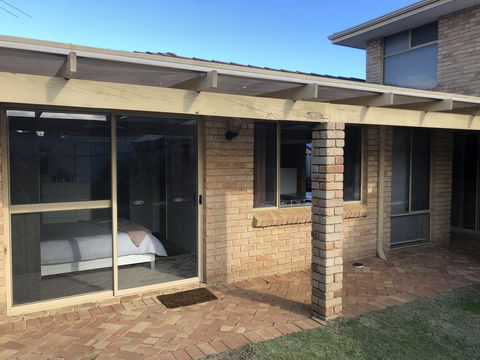 Dampier House Mullaloo-Perth - Hervey Bay Accommodation 5