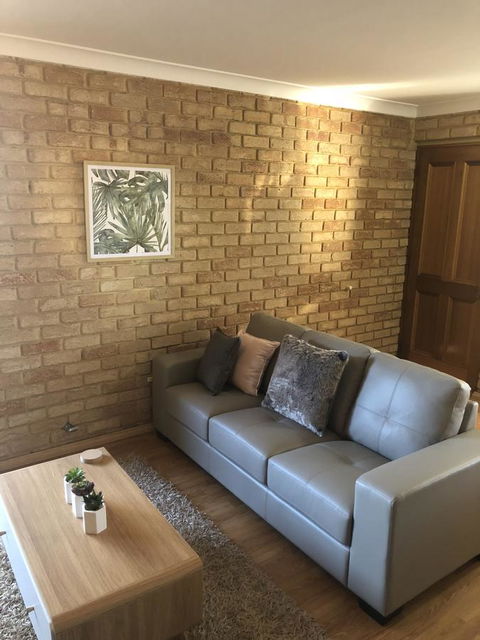 Dampier House Mullaloo-Perth - Hervey Bay Accommodation 12