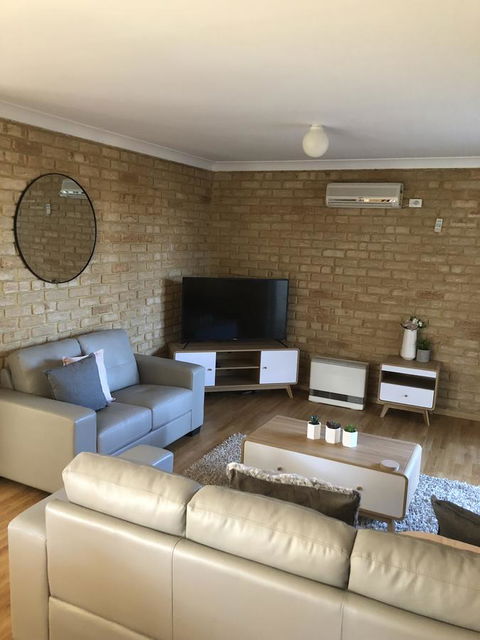 Dampier House Mullaloo-Perth - Hervey Bay Accommodation 2