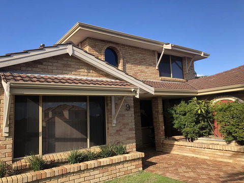 Dampier House Mullaloo-Perth - Hervey Bay Accommodation 6