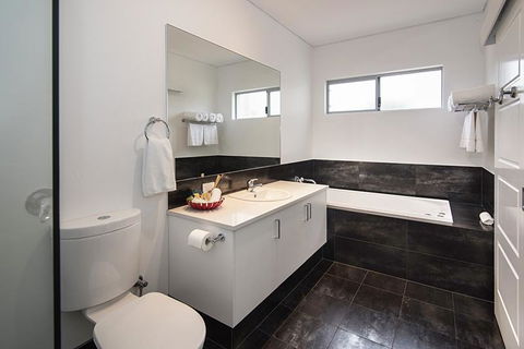 Churchill Studios - Tourism Hervey Bay 1
