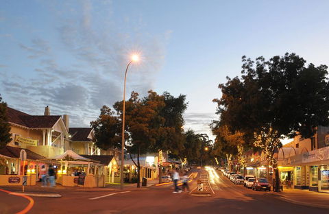 Churchill Studios - Tourism Hervey Bay 12