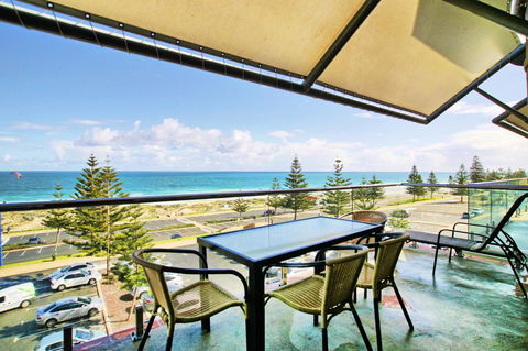 The White Pearl Penthouse - Hervey Bay Accommodation 19