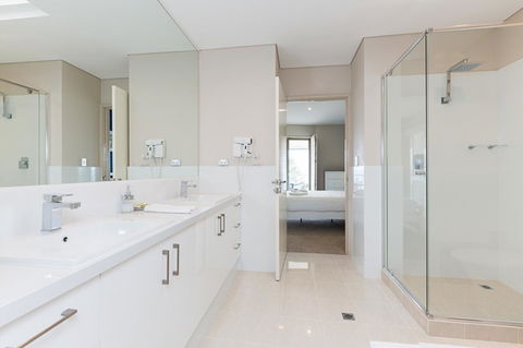 The White Pearl Penthouse - Hervey Bay Accommodation 16