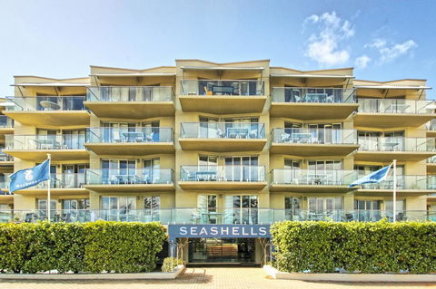 The White Pearl Penthouse - Hervey Bay Accommodation 0