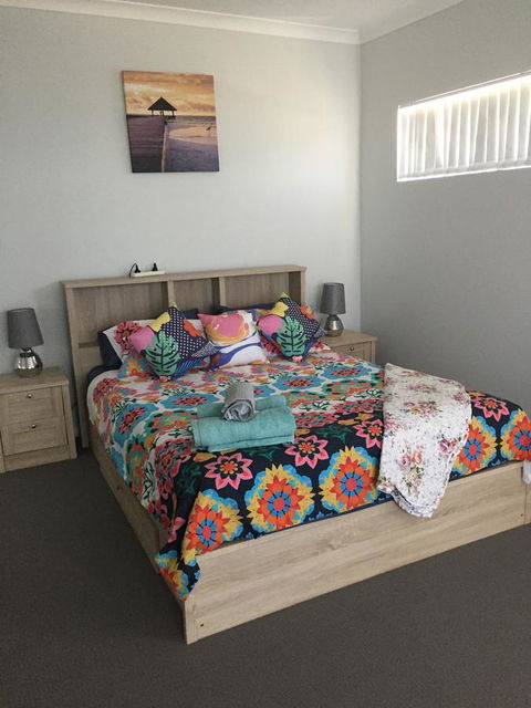 Beach House At SeaScapes.. - Hervey Bay Accommodation 5