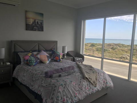 Beach House At SeaScapes.. - Hervey Bay Accommodation 6
