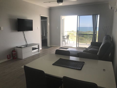 Beach House At SeaScapes.. - Hervey Bay Accommodation 20