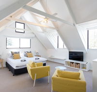 Monument Hill Townhouse - Fremantle - Hervey Bay Accommodation