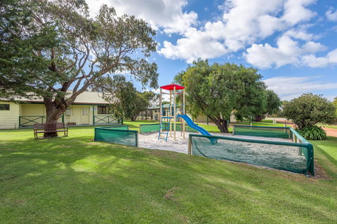 Surfside Ocean Beach Denmark Holiday Accommodation - Tourism Hervey Bay 0