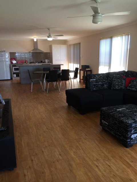 Portree On Sea - Kalbarri - Hervey Bay Accommodation 2