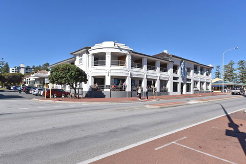 Cottesloe Apartment Close To Beach - Tourism Hervey Bay 23