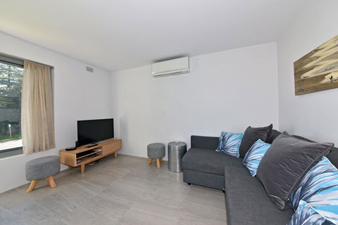 Cottesloe Apartment Close To Beach - Tourism Hervey Bay 7