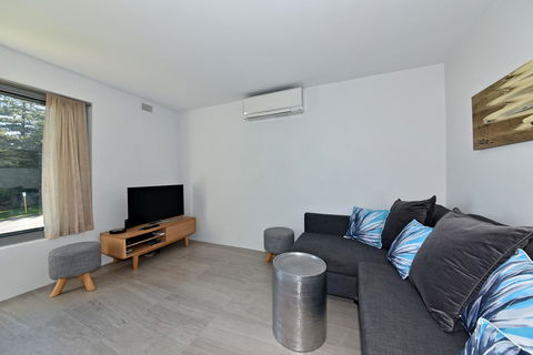 Cottesloe Apartment Close To Beach - Tourism Hervey Bay 10