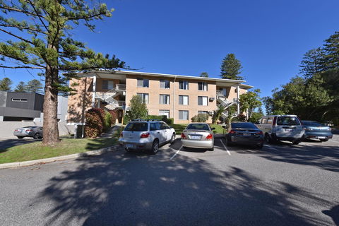 Cottesloe Apartment Close To Beach - Tourism Hervey Bay 29