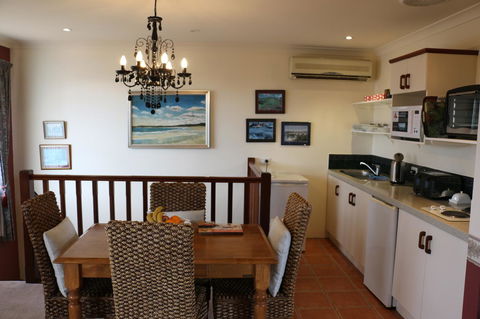 Crossland House - Hervey Bay Accommodation 15