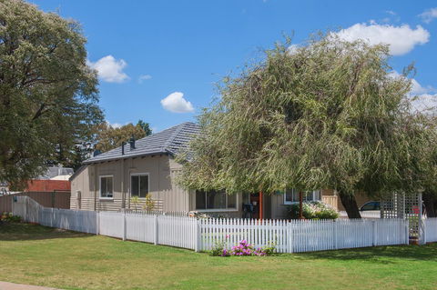 Sea La Vie - Hervey Bay Accommodation 1