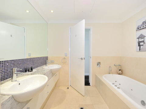 Nautilus By Rockingham Apartments - Hervey Bay Accommodation 5