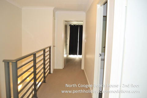North Coogee Beach House - Tourism Hervey Bay 6