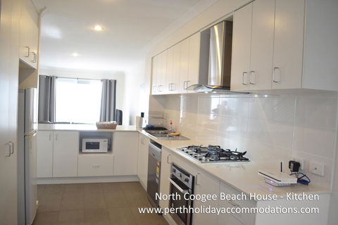 North Coogee Beach House - Tourism Hervey Bay 18