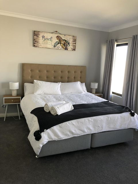 The Shak Kalbarri - Tourism Hervey Bay 11