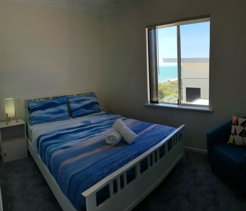 Caravel Beach House Mandurah - Hervey Bay Accommodation 9
