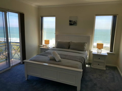Caravel Beach House Mandurah - Hervey Bay Accommodation 16