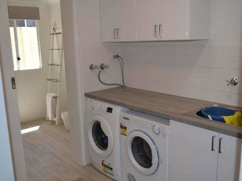 Caravel Beach House Mandurah - Hervey Bay Accommodation 33