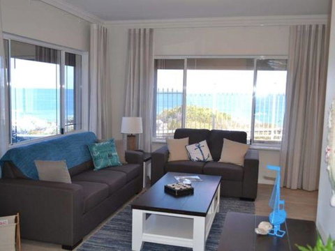 Caravel Beach House Mandurah - Hervey Bay Accommodation 24