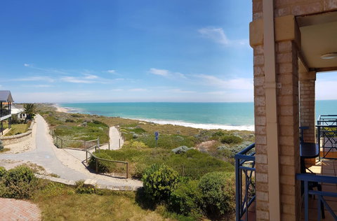 Caravel Beach House Mandurah - Hervey Bay Accommodation 2