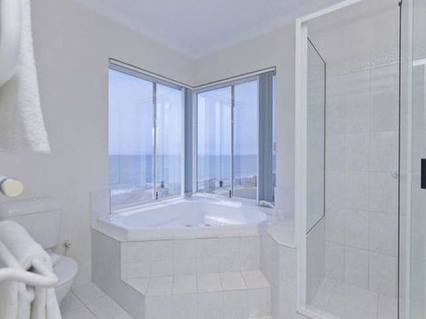 Caravel Beach House Mandurah - Hervey Bay Accommodation 32