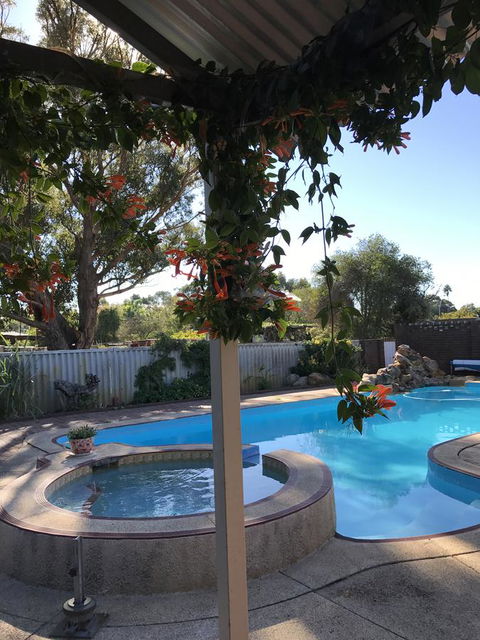 Swan Valley Rest Cottage - Tourism Hervey Bay 22