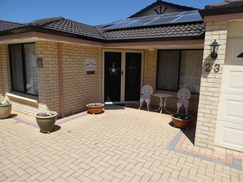 Jennys Retreat - Hervey Bay Accommodation 2