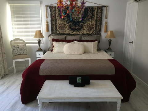 Applegate Lane Chalet - Hervey Bay Accommodation 0