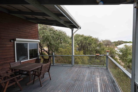 Peppy Beach Ocean Views - Hervey Bay Accommodation 0