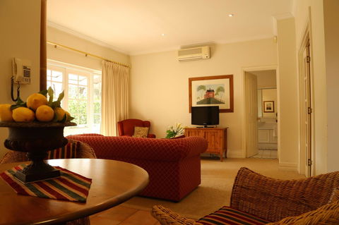 Two Sisters Chalets - Hervey Bay Accommodation 28