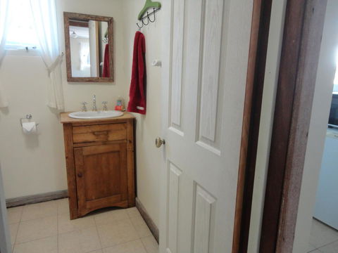 Di's Cabin In Dwellingup - Hervey Bay Accommodation 21