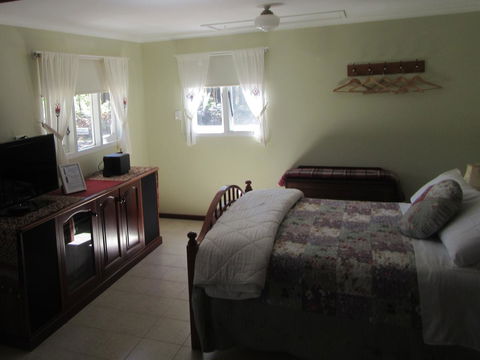 Di's Cabin In Dwellingup - Hervey Bay Accommodation 10