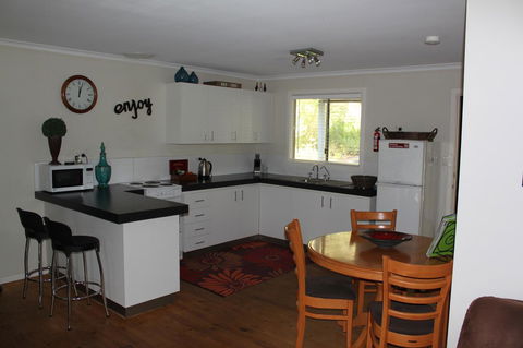 Francisca\'s Cottage - Tourism Hervey Bay 3