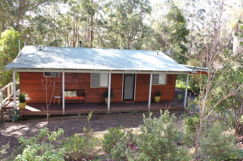 Francisca\'s Cottage - Tourism Hervey Bay 0