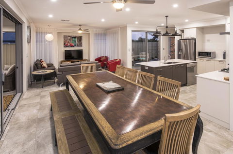 15 Cabot Close - Hervey Bay Accommodation 15